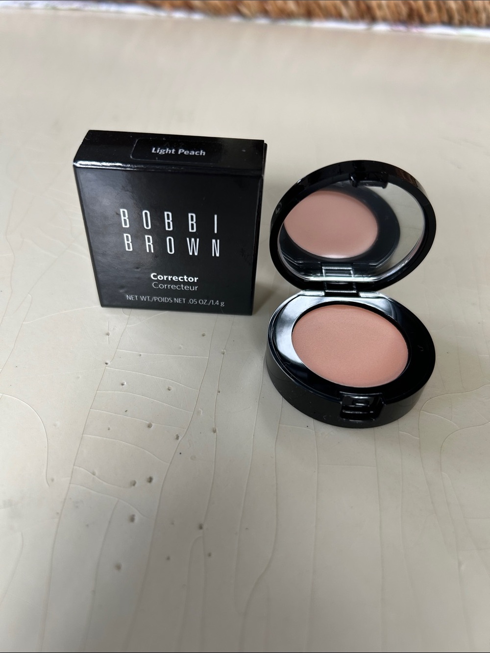 New Bobbi Brown Corrector Light Peach .05 OZ